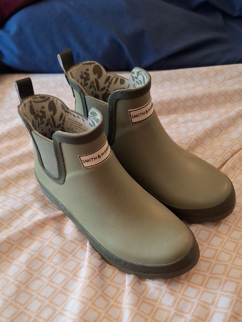 Smith & Hawken - Olive Green Short Rain Boots with Printed Lining